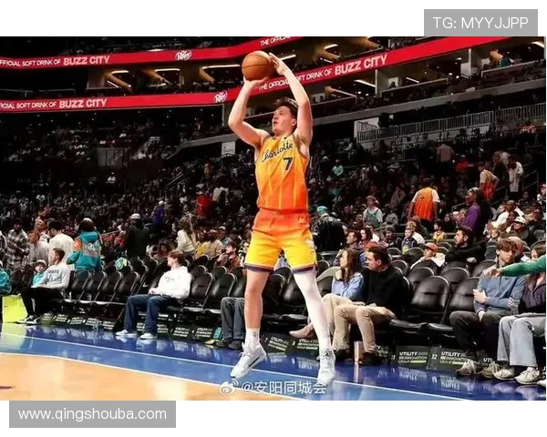 克尼佩尔费尔斯双双砍下24分科比桑德斯贡献17分弗拉格也有15分表现出色